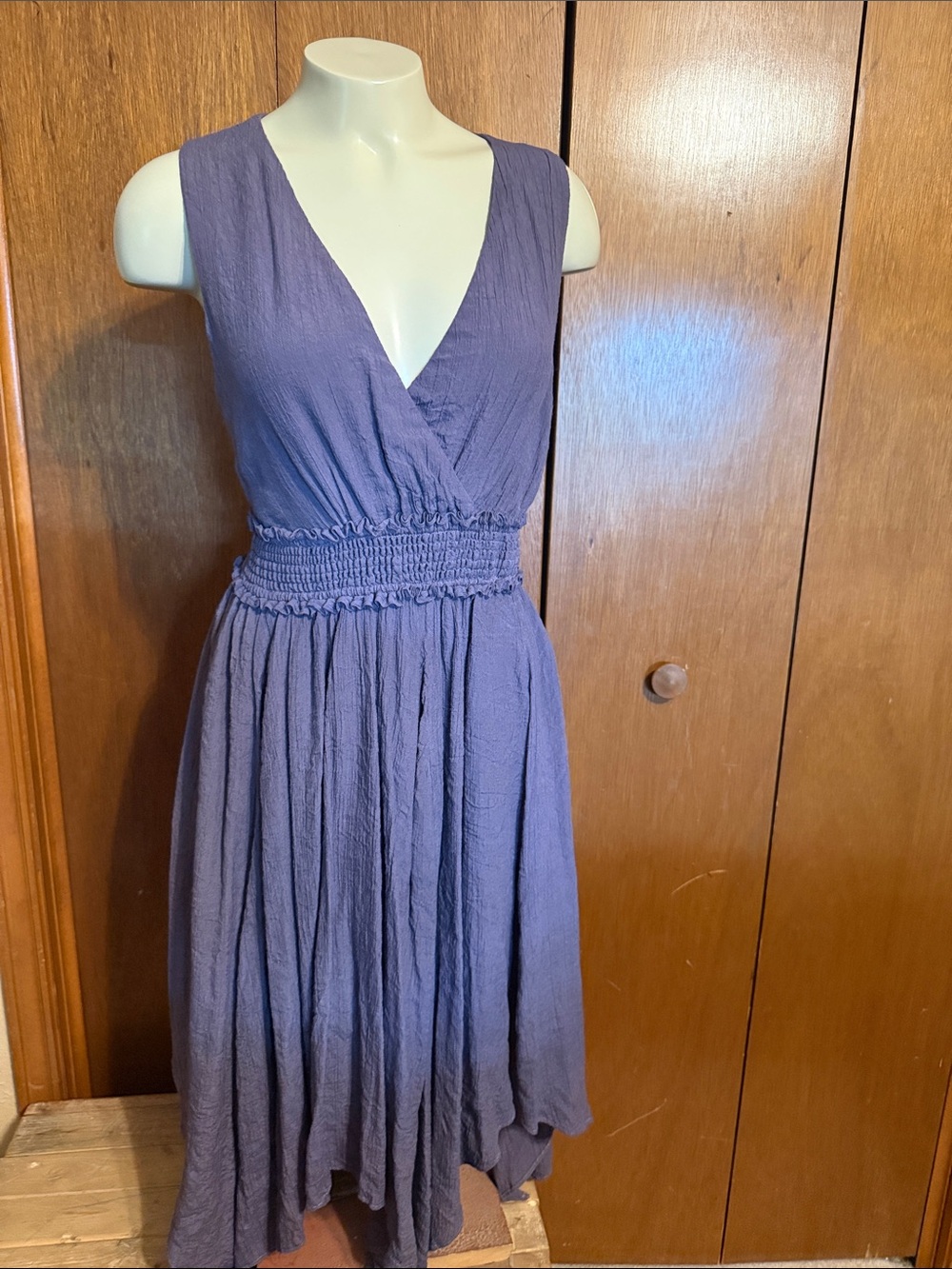 Wishlist Sleeveless V-Neck Lavender Midi Dress
